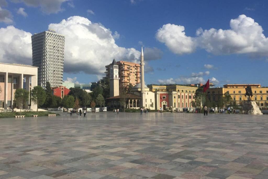 "Tata'S New Home!" Tirana Exterior photo
